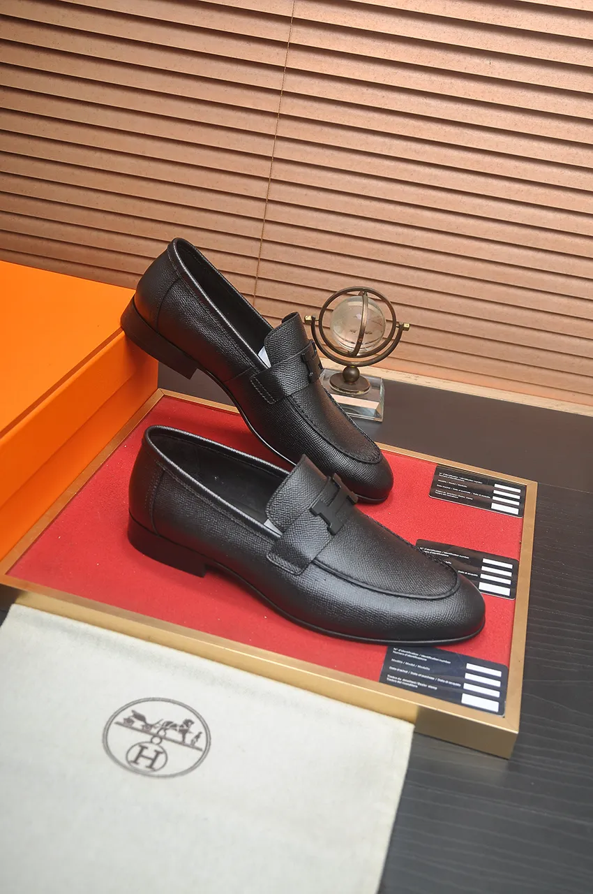 Men's shoes💰540💶[HERMES] (cowhide lining)🍀Italian top luxury🍀He does not pursue novel styles and gorgeous colors, but attracts the favor of successful men with his flawless, elegant and classic style. Formal leather shoes This very comfortable, simple and stable style allows you to easily match any style! The pattern is absolutely 1:1 refined from the original case, and we strive for excellence in materials, imported cowhide + cowhide lining💪💪💪extraordinary texture👍! .Code number: 39-45 (45 customized)